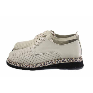 Бежови дамски обувки с равна подметка, естествена кожа перфорирана - ежедневни обувки за пролетта и лятото N 100024153