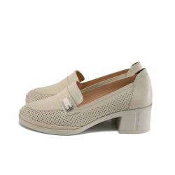 Бежови дамски обувки със среден ток, естествена кожа перфорирана - всекидневни обувки за пролетта и лятото N 100024156
