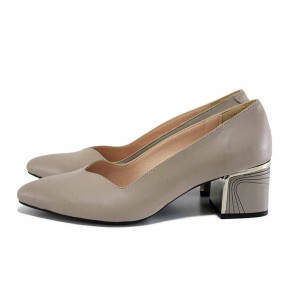 Бежови дамски обувки със среден ток, естествена кожа - елегантни обувки за есента и зимата N 100024690