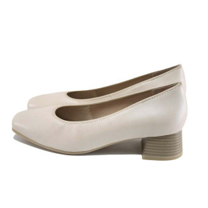 Бежови дамски обувки със среден ток, естествена кожа - официални обувки за пролетта и лятото N 100024075