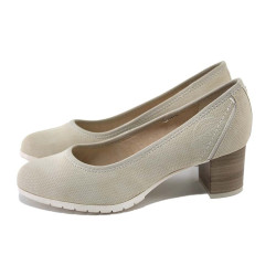 Бежови дамски обувки със среден ток, качествен еко-велур - ежедневни обувки за пролетта и лятото N 100024310