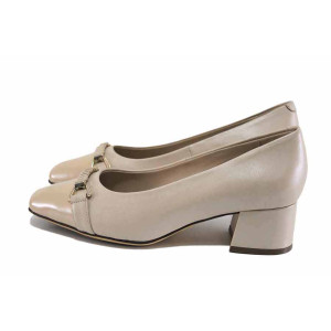 Бежови анатомични дамски обувки със среден ток, естествена кожа и лачена естествена кожа  - ежедневни обувки за пролетта и лятото N 100024580