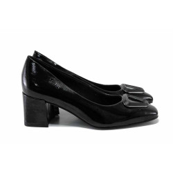 Черни анатомични дамски обувки със среден ток, лачена еко кожа - елегантни обувки за есента и зимата N 100024693