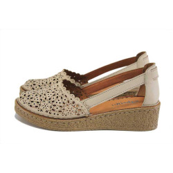 Бежови дамски обувки с равна подметка, естествена кожа перфорирана - ежедневни обувки за пролетта и лятото N 100025303