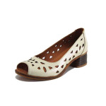 Бежови дамски обувки със среден ток, естествена кожа - официални обувки за пролетта и лятото N 100025367