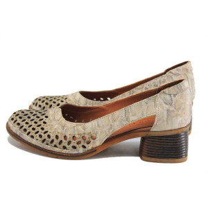 Бежови дамски обувки със среден ток, естествена кожа - официални обувки за пролетта и лятото N 100025369