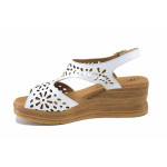 Бели дамски сандали, естествена кожа перфорирана - ежедневни обувки за пролетта и лятото N 100025476