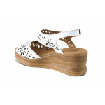 Бели дамски сандали, естествена кожа перфорирана - ежедневни обувки за пролетта и лятото N 100025476