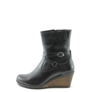 Дамски боти черни на ниска платформа МИ 520чKP