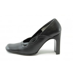 Дамски обувки черни на висок ток ФЯ 012430KP