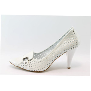 Дамски обувки с перфорация бели АК 133KP