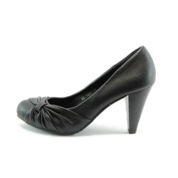Дамски обувки черни стилни на среден ток КП 0924чKP