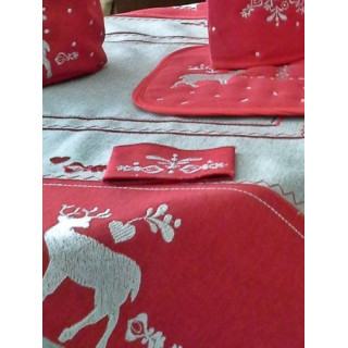 Декоративна салфетка за маса – ЕЛЕНЧЕ