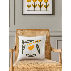 Декоративна калъфка с ръчна бродерия Жълто лале