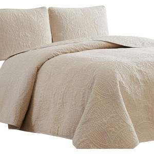 Луксозно покривало за спалня в бежово