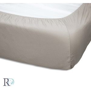 Чаршаф с ластик от памучен сатен в цвят капучино Чаршаф с ластик от памучен сатен в цвят капучино