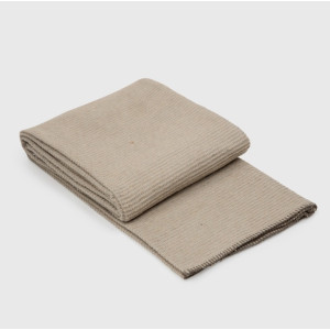 Памучно бежово одеяло Атлас 150х200 см. Памучно бежово одеяло Атлас 150х200 см.