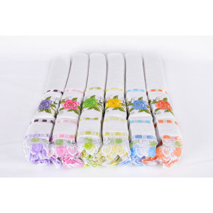 Кърпа Луксозна Колекция - 50/80 Дантела и Бродерия на Рози Кърпа Луксозна Колекция - 50/80 Дантела и Бродерия на Рози