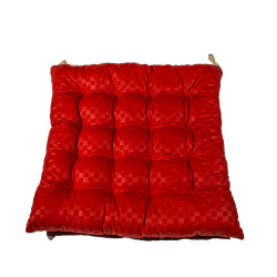 Червена възглавница за стол