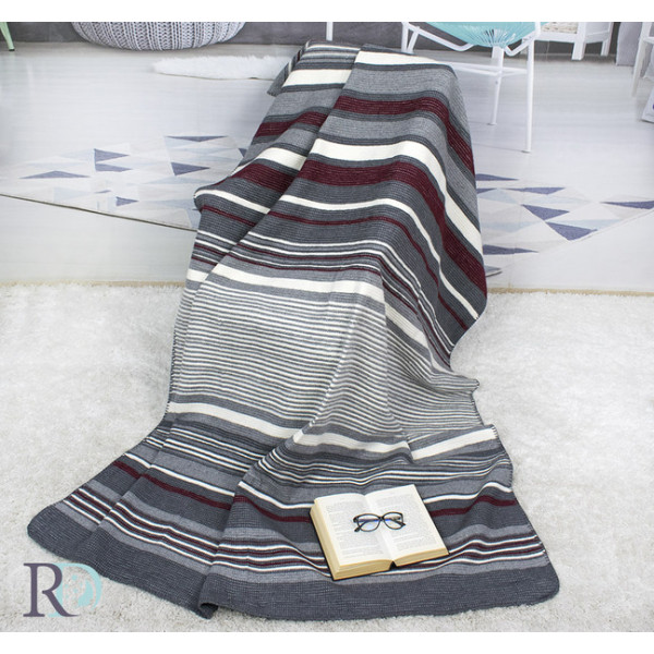 Красиво одеяло в сиво и бордо 150/200 - Дейзи
