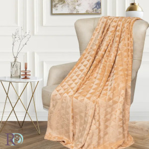 Стилно пухкаво одеяло Triangles Beige Стилно пухкаво одеяло Triangles Beige