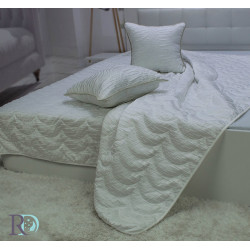 Бяло жакардово покривало за спалня