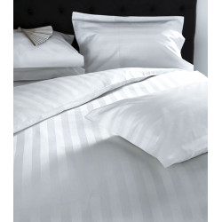 Шикозно бяло спално бельо Stripes - памучен сатен