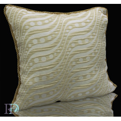 Интериорна жакардова възглавница в екрю