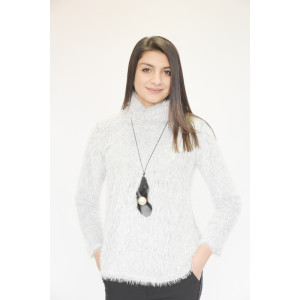 Дамска блуза с висока яка